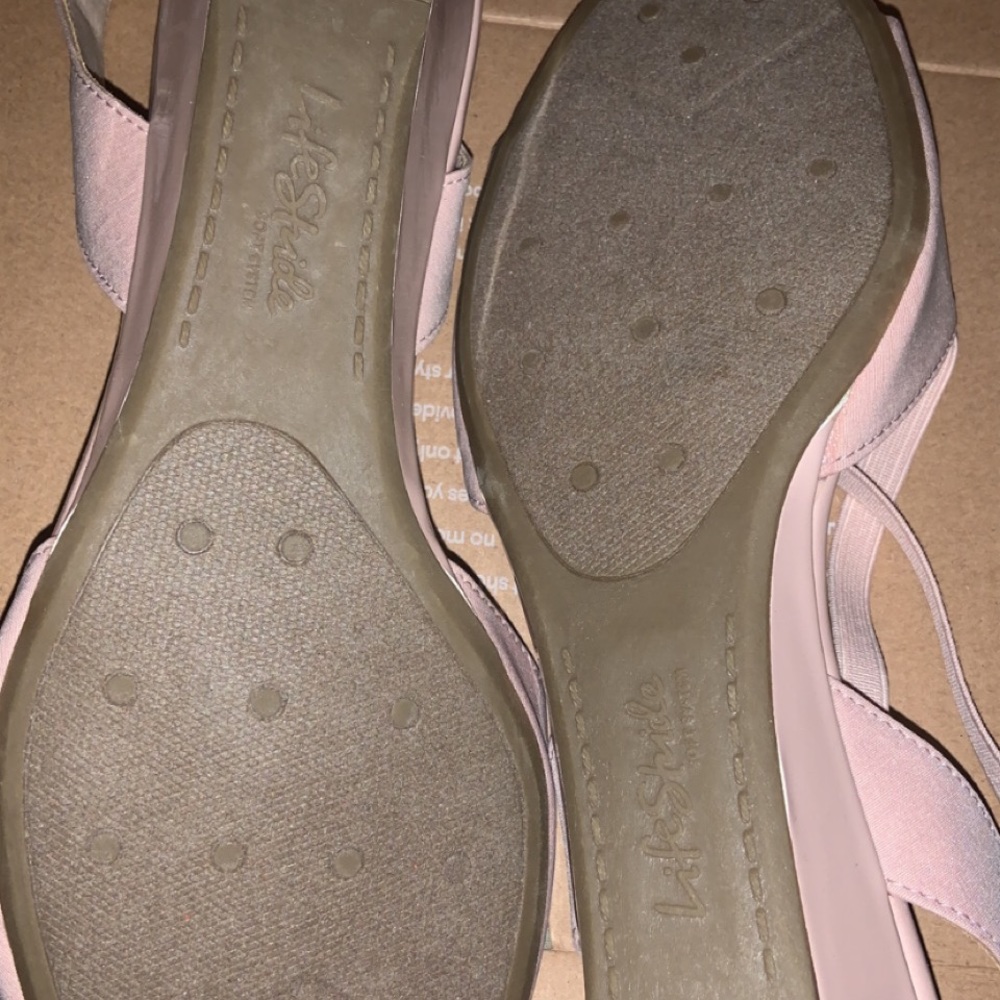 Women’s life stride Size 11W